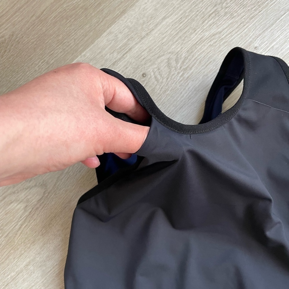 ULTRACOR Altitude Matte Collegiate Crop Top - Picture 4 of 10